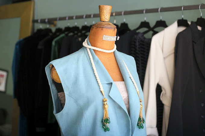 Atelier con esposizioni di abbigliamento a Milano